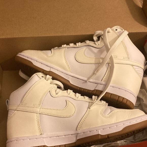 Nike Women Cream High-Top Sneakers - Picture 1 of 5